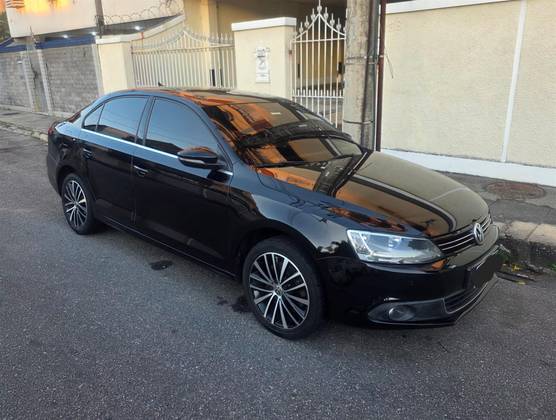 VOLKSWAGEN JETTA 2.0 TSI HIGHLINE 211CV GASOLINA 4P TIPTRONIC